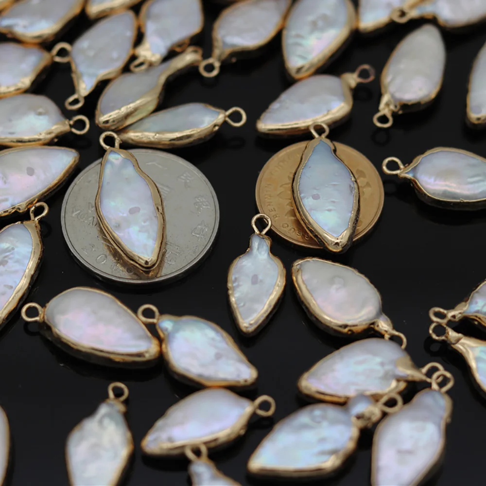 5pcs Leaf Shape Natural Freshwater Pearl Charms Pendants for Necklace DIY Bracelet Jewelry Making Size 10x18-12x20mm
5pcs Leaf Shape Natural Freshwater Pearl Charms Pendants for Necklace DIY Bracelet Jewelry Making Size 10x18-12x20mm