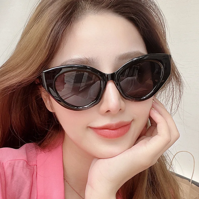 Trending Cat's Eye Women's Sunglasses Small Frame Black Sun Glasses UV400 Decorative Eyeglasses Designer Men's Driving Glasses
Trending Cat's Eye Women's Sunglasses Small Frame Black Sun Glasses UV400 Decorative Eyeglasses Designer Men's Driving Glasses