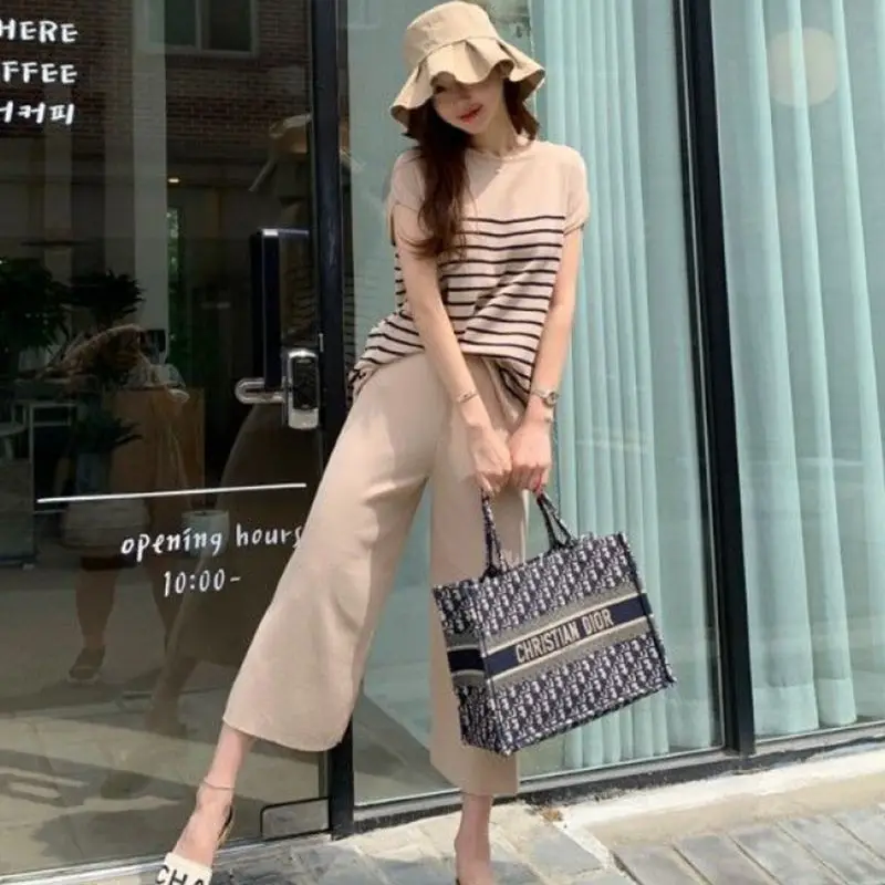 Striped Knitted Women's Shorts Tank Top Tracksuit Loose Casual Sleeveless T Shirt High Waist Wide Leg Pants Women's Summer Suit
Striped Knitted Women's Shorts Tank Top Tracksuit Loose Casual Sleeveless T Shirt High Waist Wide Leg Pants Women's Summer Suit