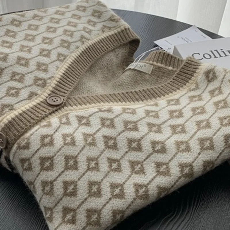 Zohoha 2021 Autumn Winter Fashion Argyle Cardigan Women Sweaters Long Sleeve Knitted Clothes Loose V Neck Knitwear
Zohoha 2021 Autumn Winter Fashion Argyle Cardigan Women Sweaters Long Sleeve Knitted Clothes Loose V Neck Knitwear
