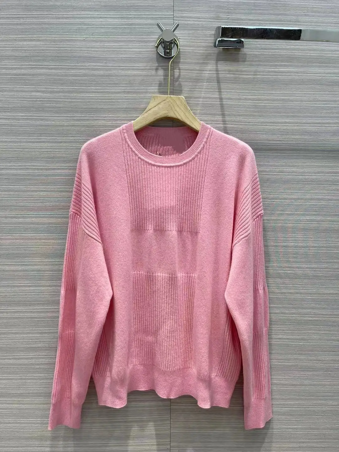 Runway Fashion Women Sweater 2021 High Quality Autumn Long Sleeve Jacquard Solid Knitted Cashmere Pullover Sweater
Runway Fashion Women Sweater 2021 High Quality Autumn Long Sleeve Jacquard Solid Knitted Cashmere Pullover Sweater