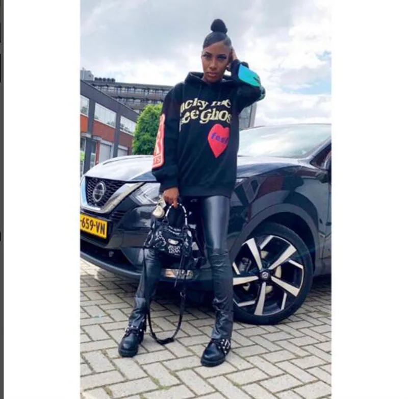 2020 New Spring Fleece Sweatshirt Kanye 3D Foam Letter Hooded Hoodies Men and Women Stranger Things Loose Casual Hoodie Hip Hop
2020 New Spring Fleece Sweatshirt Kanye 3D Foam Letter Hooded Hoodies Men and Women Stranger Things Loose Casual Hoodie Hip Hop