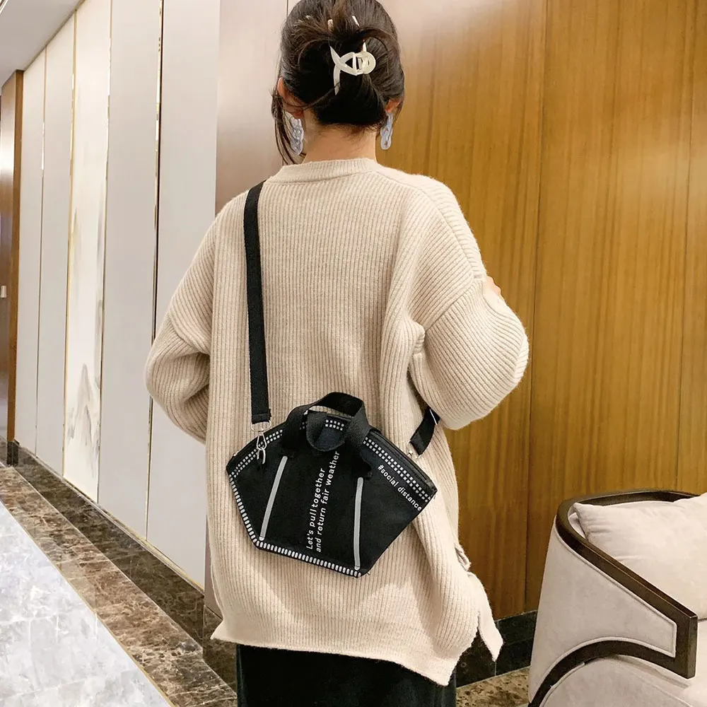 All-match ins Shoulder Bag Mask Shape Bag Large Capacity Women Creative Shoulder Canvas Tote Bag Casual Canvas Ladies Handbag
All-match ins Shoulder Bag Mask Shape Bag Large Capacity Women Creative Shoulder Canvas Tote Bag Casual Canvas Ladies Handbag