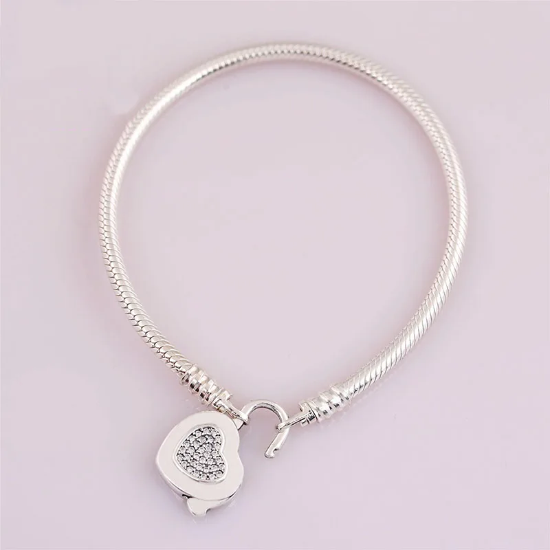 925 Silver Pan Bracelet Heart Shaped With Crystal King's Heart Pan Bracelet Fit European Charm Bracelets Women Jewelry 
925 Silver Pan Bracelet Heart Shaped With Crystal King's Heart Pan Bracelet Fit European Charm Bracelets Women Jewelry