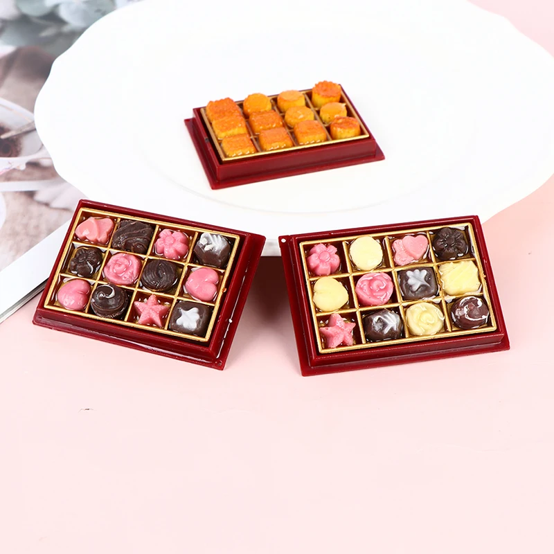 1 Set 1/12 Dollhouse Chocolate Gift Box Miniature Mini Chocolate Model Play Kitchen Food Toy For House Doll Accessories
1 Set 1/12 Dollhouse Chocolate Gift Box Miniature Mini Chocolate Model Play Kitchen Food Toy For House Doll Accessories
