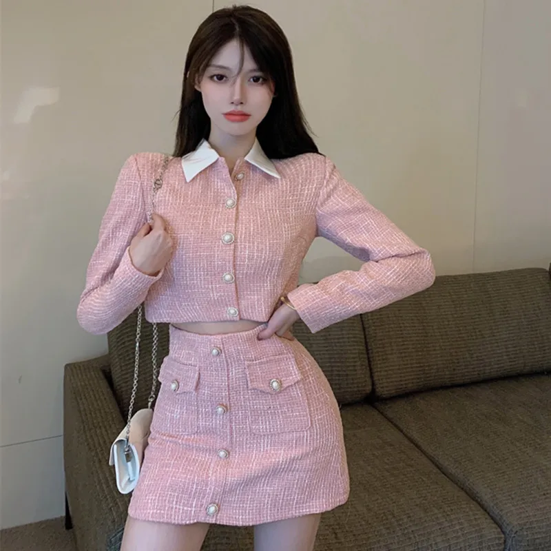Elegant Korean Tweed Skirt Two Piece Set Women's Sexy Short Jacket Coat&Mini Skirts Sets High Quality Autumn Office Female Suit
Elegant Korean Tweed Skirt Two Piece Set Women's Sexy Short Jacket Coat&Mini Skirts Sets High Quality Autumn Office Female Suit