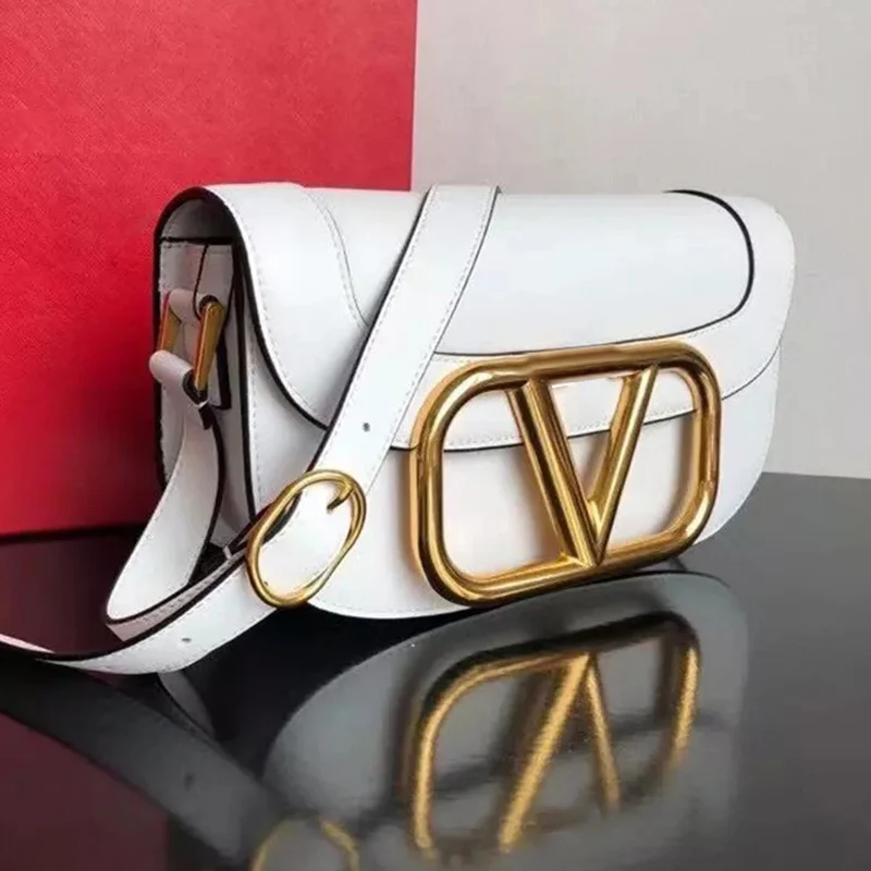 Catwalk style retro multicolor metal buckle large capacity leather shoulder bag ladies new fashion organ bag messenger bag
Catwalk style retro multicolor metal buckle large capacity leather shoulder bag ladies new fashion organ bag messenger bag