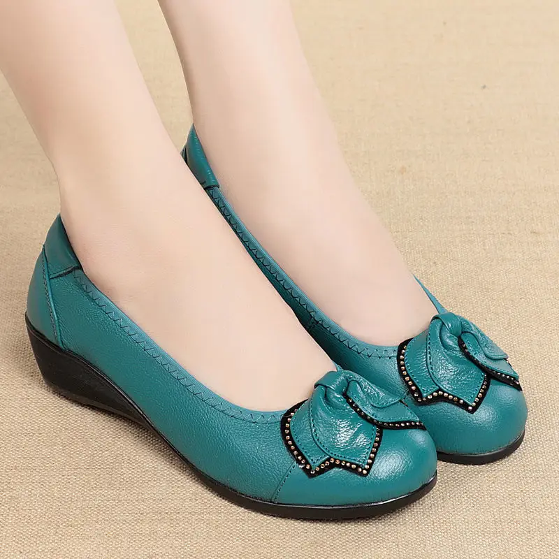 35-40 Elegant Ladies Wedges Heel Ballet Flats Shoes Women Genuine Leather Crystal Bow-Knot Mid Heel Flat Shoes Woman
35-40 Elegant Ladies Wedges Heel Ballet Flats Shoes Women Genuine Leather Crystal Bow-Knot Mid Heel Flat Shoes Woman