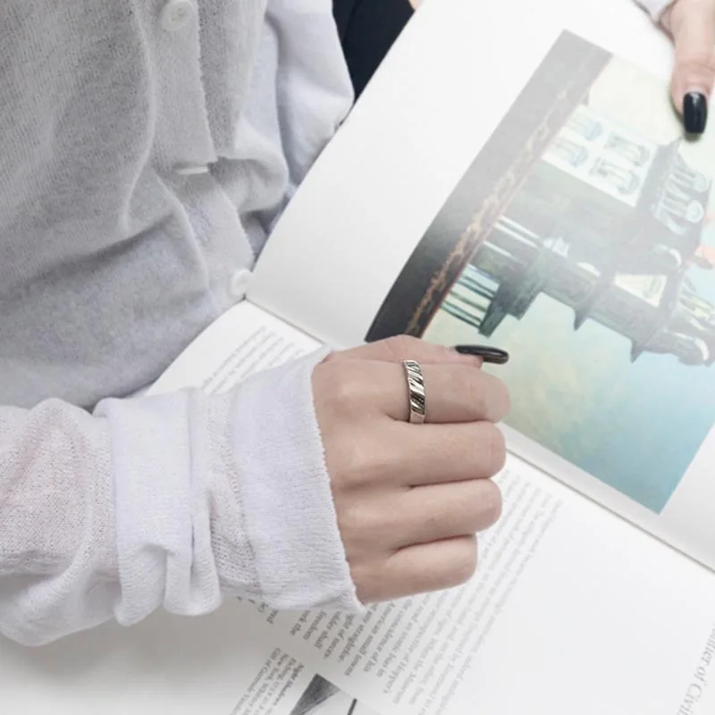 Jellystory S925 Silver Jewelry Rings for Women Fashion Wave Shaped Adjustable Open Ring Wedding Engagement Party Gifts Wholesale 
Jellystory S925 Silver Jewelry Rings for Women Fashion Wave Shaped Adjustable Open Ring Wedding Engagement Party Gifts Wholesale