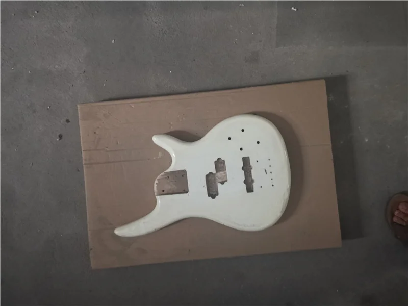 Afanti Music DIY guitar DIY Electric guitar body (MW-390)
Afanti Music DIY guitar DIY Electric guitar body (MW-390)