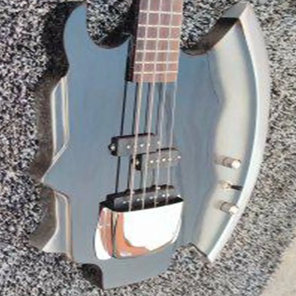 High quality Tomahawk electric bass / Darius weapon / mahogany fingerboard, free transportation
High quality Tomahawk electric bass / Darius weapon / mahogany fingerboard, free transportation