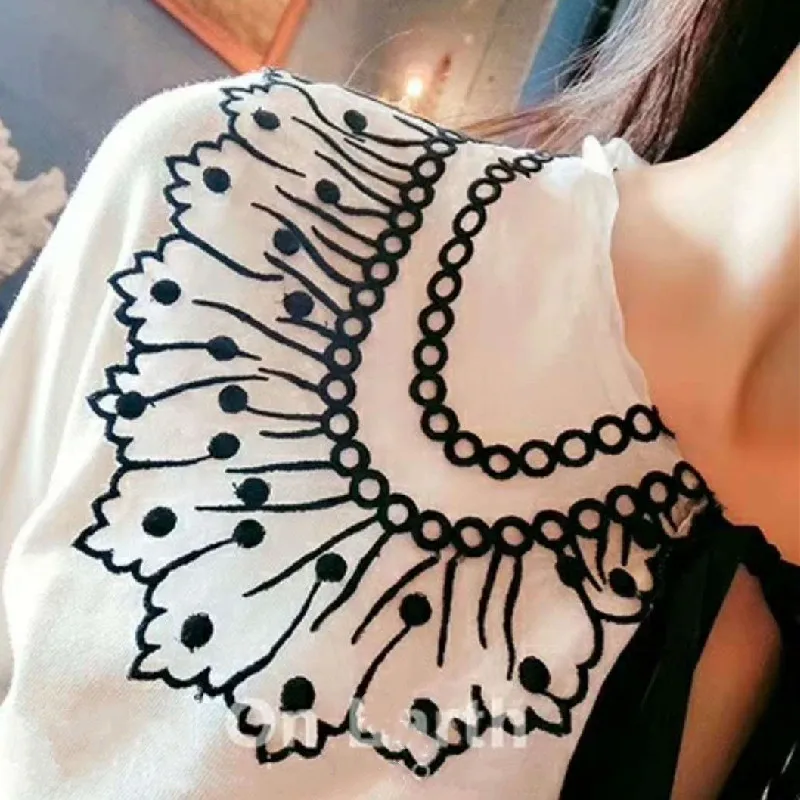 Sweet Lace Flower False Collar Cloud Shoulder Doll Half Shirt Detachable Fake Collar Blouse Top Women Clothes Accessories
Sweet Lace Flower False Collar Cloud Shoulder Doll Half Shirt Detachable Fake Collar Blouse Top Women Clothes Accessories