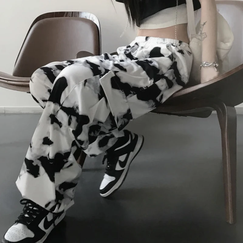 Black Harajuku Tie Dye Street y2k Women's pants High Waist soft Loose trouser suits Drawstring vintage Cargo Pants Sweatpants
Black Harajuku Tie Dye Street y2k Women's pants High Waist soft Loose trouser suits Drawstring vintage Cargo Pants Sweatpants