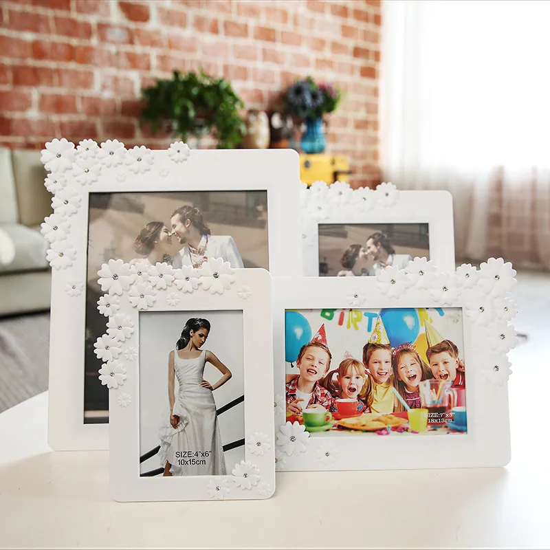 Simple and creative European style plum blossom diamond frame set 8 inch photo frame can be placed horizontally and vertically
Simple and creative European style plum blossom diamond frame set 8 inch photo frame can be placed horizontally and vertically