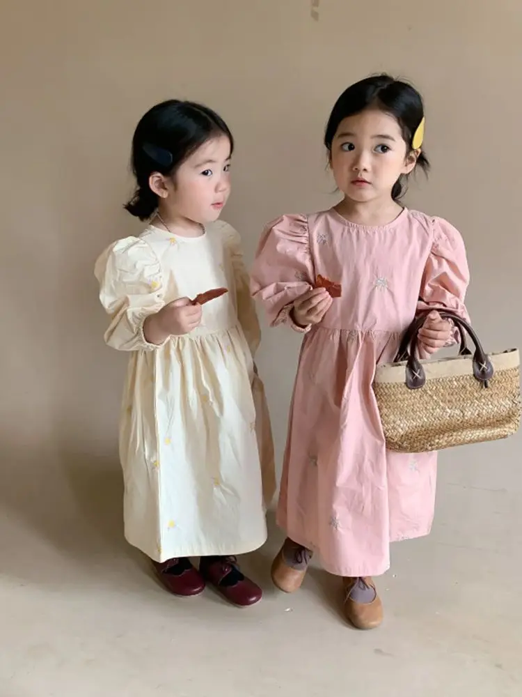 

Хлопковое Летнее Детское платье с длинными рукавами для девочек платья с вышитыми цветами на новый год, коллекция 2022 года, детская одежда Vestio От 1 до 6 лет для девочек