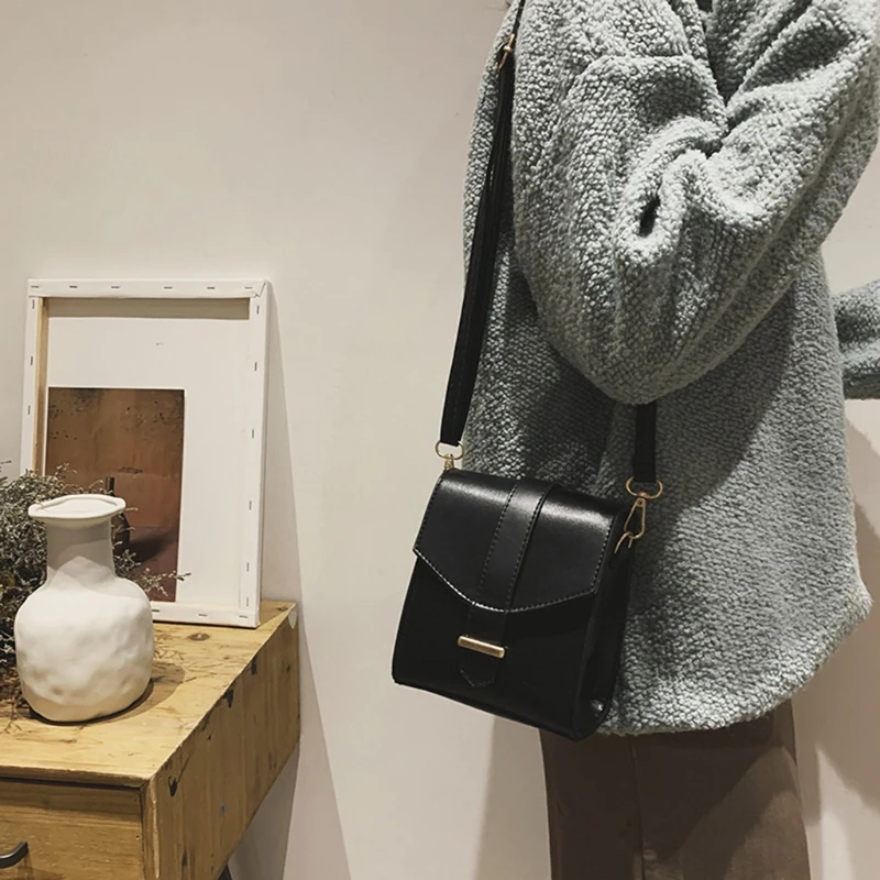 New Mini Women Messenger Bags Female Bags Top Quality Phone Pocket
New Mini Women Messenger Bags Female Bags Top Quality Phone Pocket