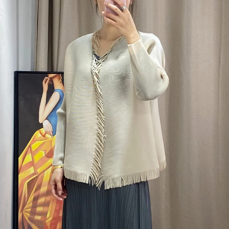 Spring 2020 new women's fringed jacket Miyak fold Fashionable loose and versatile long-sleeved solid color cardigan top tide 987
Spring 2020 new women's fringed jacket Miyak fold Fashionable loose and versatile long-sleeved solid color cardigan top tide 987