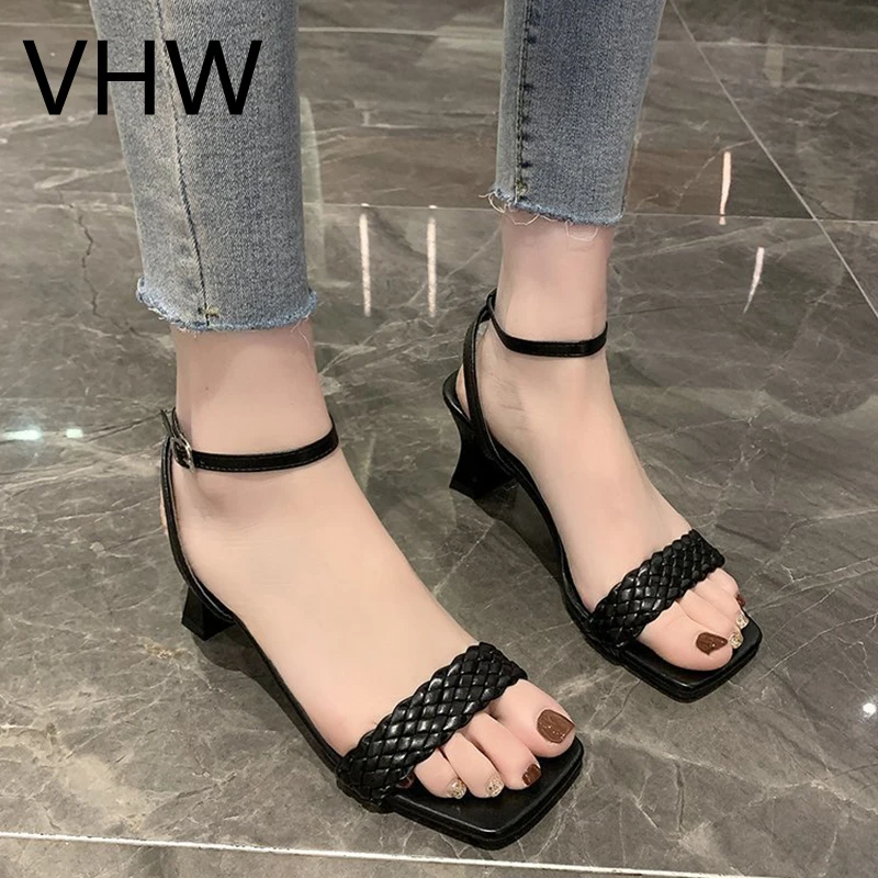 Women Sandals 2021 Summer Ladies White Fashion Square Open Toe High Heels Elegant Party Shoes Buckle Band Casual Female Pump
Women Sandals 2021 Summer Ladies White Fashion Square Open Toe High Heels Elegant Party Shoes Buckle Band Casual Female Pump