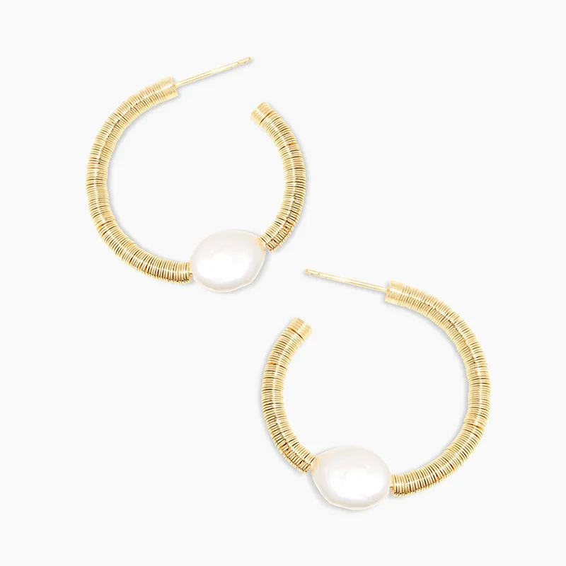 2021 New European and American Wind Disk Earrings Baroque Pearl Copper Plating 18K Gold Manufacturers for Wholesale Earrings
2021 New European and American Wind Disk Earrings Baroque Pearl Copper Plating 18K Gold Manufacturers for Wholesale Earrings