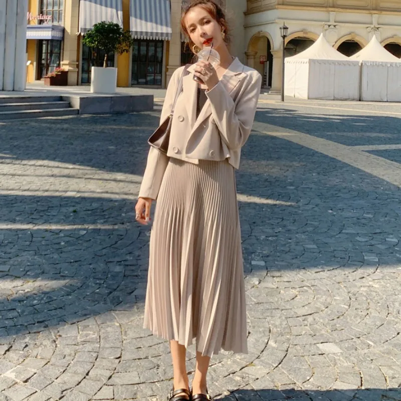 2020 Autumn Women's 2 Piece Sets Elegant Fashion Office Long Sleeve double-breasted Short Coat Outwear+Pleated Long Skirts Suit
2020 Autumn Women's 2 Piece Sets Elegant Fashion Office Long Sleeve double-breasted Short Coat Outwear+Pleated Long Skirts Suit