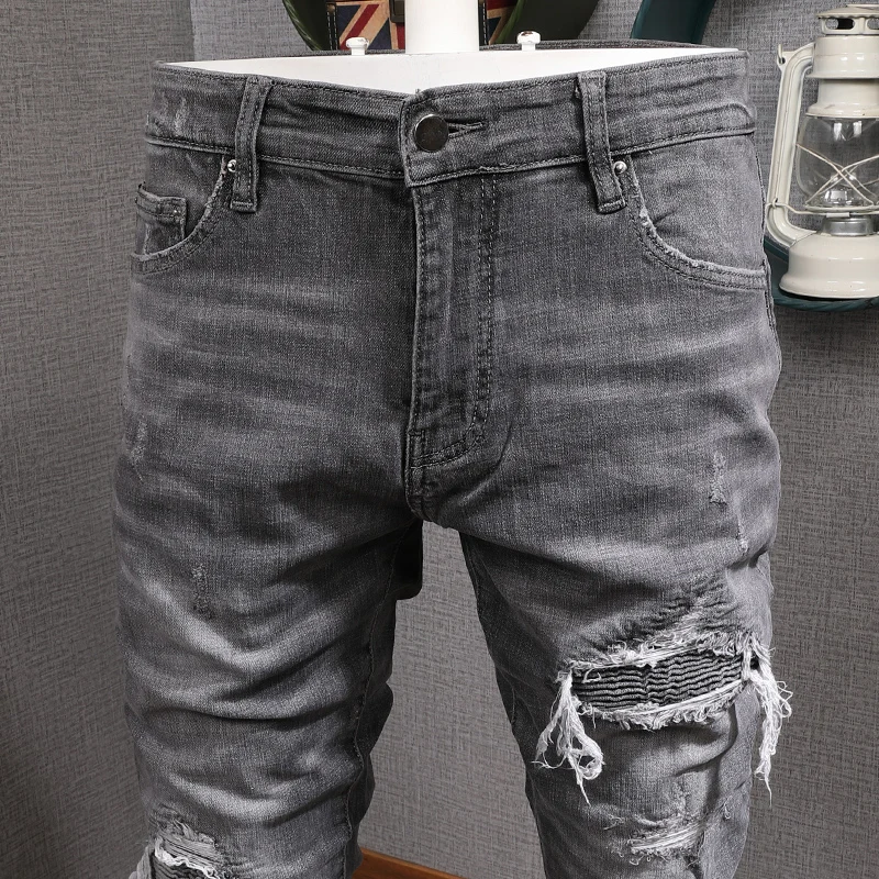 Fashion Streetwear Men Jeans High Quality Gray Color Slim Fit Ripped Jeans Men Patchwork Designer Punk Pants Hip Hop Jeans Homme
Fashion Streetwear Men Jeans High Quality Gray Color Slim Fit Ripped Jeans Men Patchwork Designer Punk Pants Hip Hop Jeans Homme