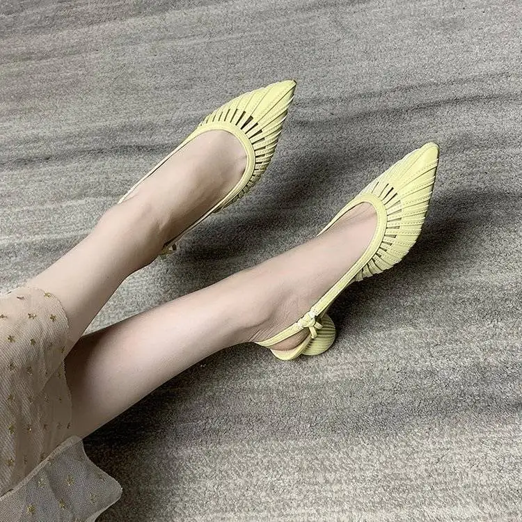 Soft Leather Fairy Wind Pointed Minority Design Baotou Thick Heel Temperament Female Summer High Heels French Sandals 
Soft Leather Fairy Wind Pointed Minority Design Baotou Thick Heel Temperament Female Summer High Heels French Sandals