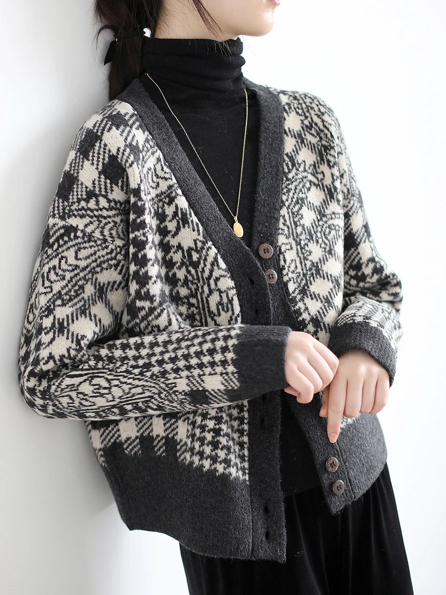 2021 new fashion women's clothing Full Plaid Single Breasted V-Neck women's cardigan sweater
2021 new fashion women's clothing Full Plaid Single Breasted V-Neck women's cardigan sweater