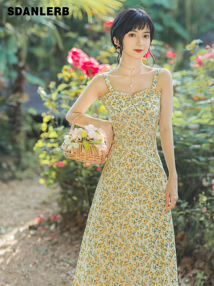 Summer 2021 French Style Retro Strap Dress Slip Floral Printed Chiffon Mid-length Dress + Long Sleeve Sun Protection Coat
Summer 2021 French Style Retro Strap Dress Slip Floral Printed Chiffon Mid-length Dress + Long Sleeve Sun Protection Coat