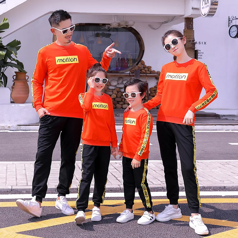 Family Matching Clothes Spring Autumn Mum Daughter Dad Son Sweatshirt& Pants Family Sport Suit Adults Kids Student Uniform Set
Family Matching Clothes Spring Autumn Mum Daughter Dad Son Sweatshirt& Pants Family Sport Suit Adults Kids Student Uniform Set