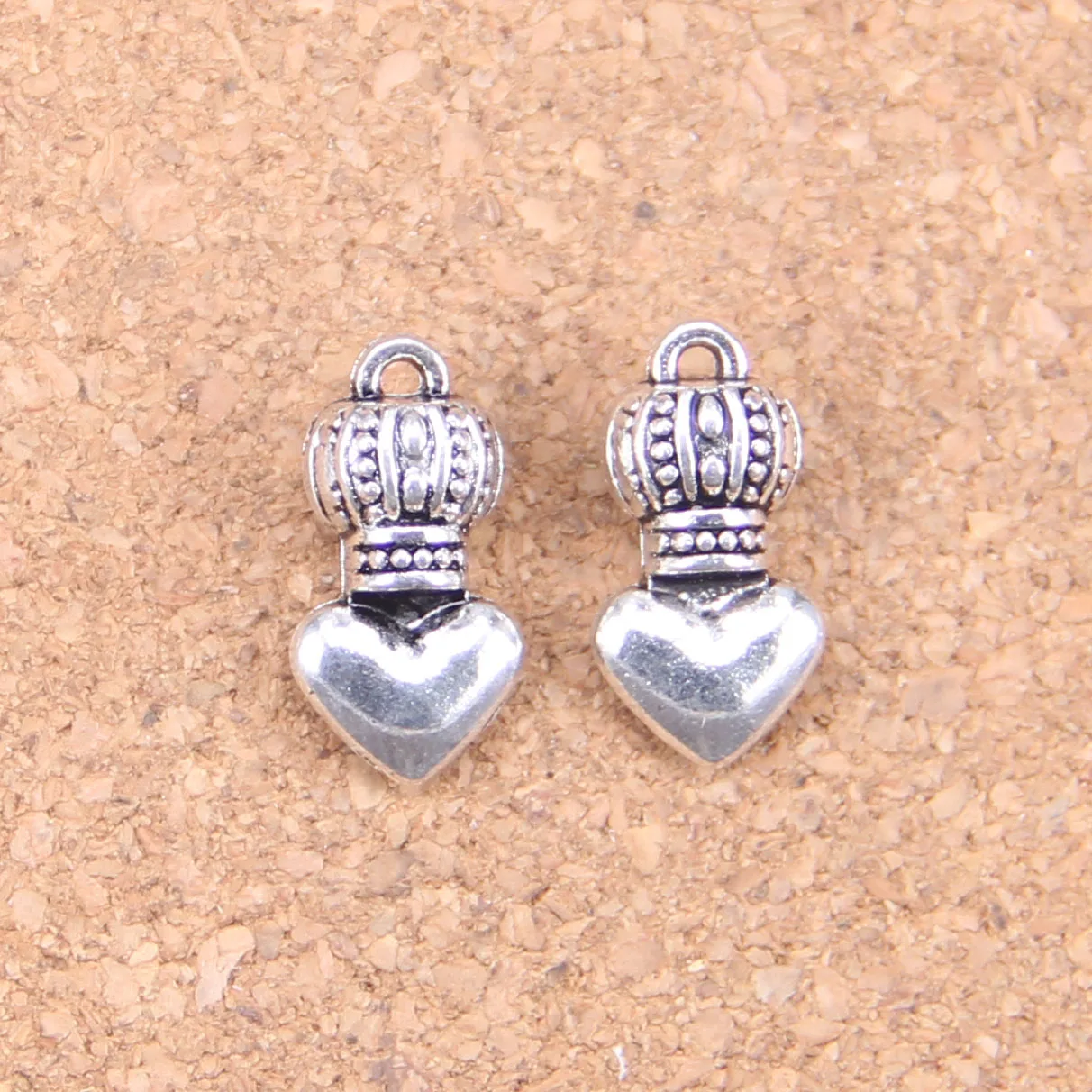 54pcs Charms perfume heart crown 17x9mm Antique Pendants,Vintage Tibetan Silver Jewelry,DIY for bracelet necklace
54pcs Charms perfume heart crown 17x9mm Antique Pendants,Vintage Tibetan Silver Jewelry,DIY for bracelet necklace