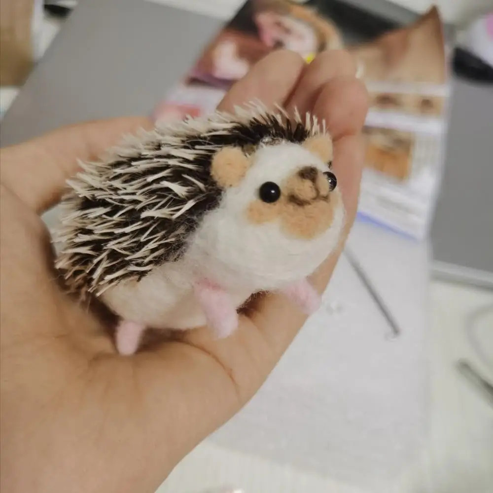 No Finish Hedgehog Mohair Fiber Wool Needle Felted Kit Women Handmade DIY Kit Needle Artwork Decoration Birthday Best Gift
No Finish Hedgehog Mohair Fiber Wool Needle Felted Kit Women Handmade DIY Kit Needle Artwork Decoration Birthday Best Gift