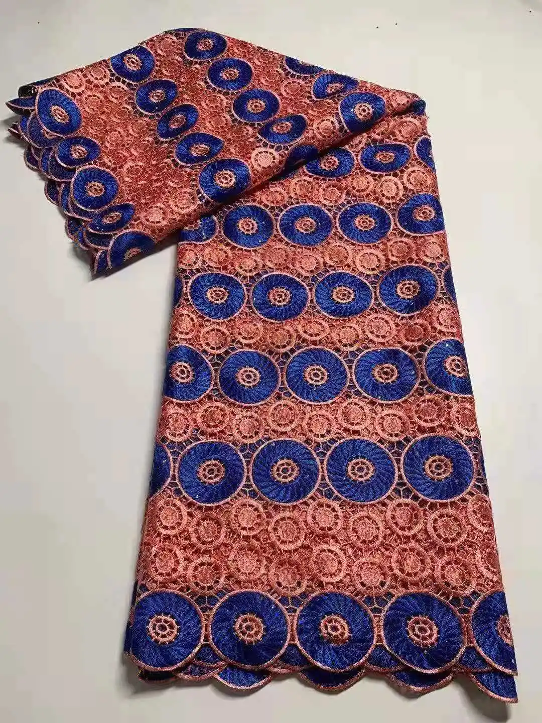 Nigerian Guipure Lace Water Soluble Fabric 2021 High Quality Embroidered African Cord Laces Mesh Fabrics 5 Yards/piece
Nigerian Guipure Lace Water Soluble Fabric 2021 High Quality Embroidered African Cord Laces Mesh Fabrics 5 Yards/piece