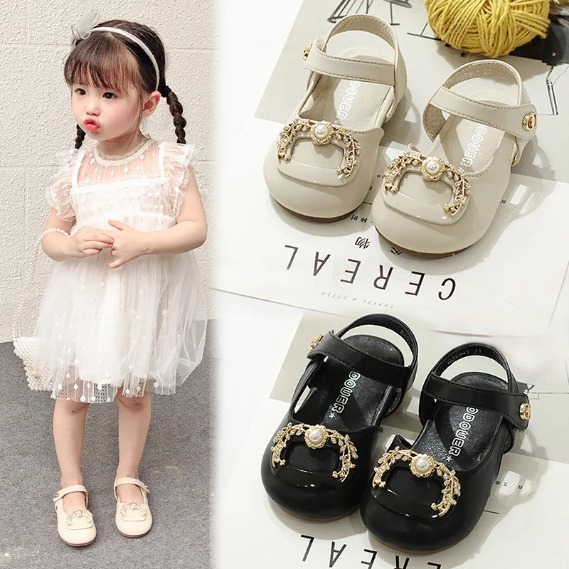 Summer New Pearl Rhinestone Girls Sandals Children Princess Shoes Single Flats Shoes Black Beige Color Hot Sale
Summer New Pearl Rhinestone Girls Sandals Children Princess Shoes Single Flats Shoes Black Beige Color Hot Sale