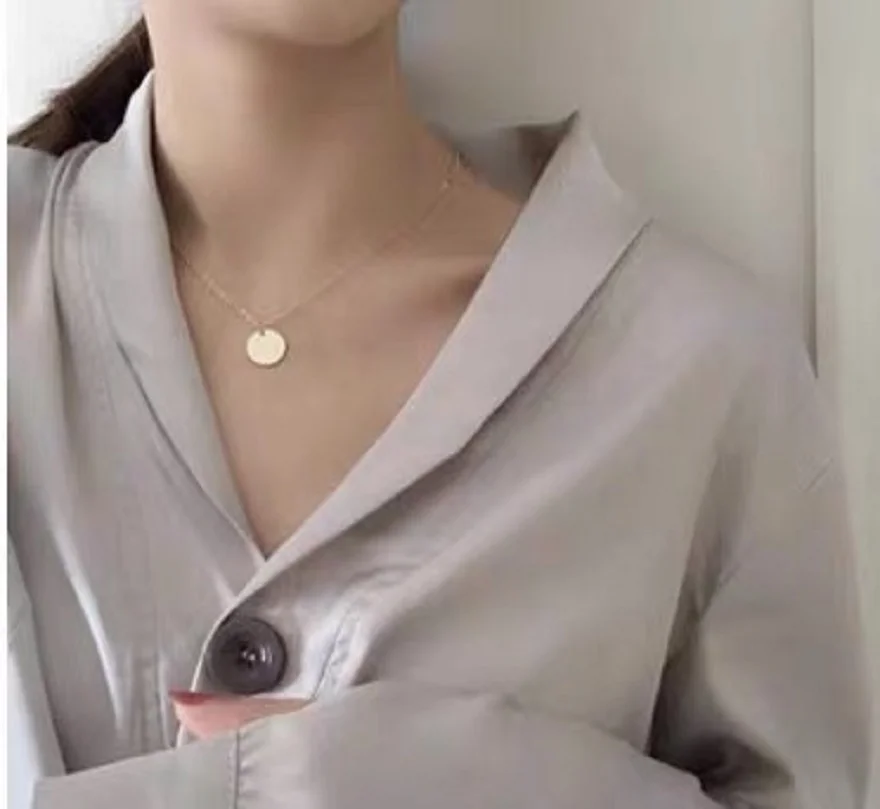 sweet Korean version various minimalist designs round pieces Necklace small round pieces very thin collarbone Chain Necklace
sweet Korean version various minimalist designs round pieces Necklace small round pieces very thin collarbone Chain Necklace