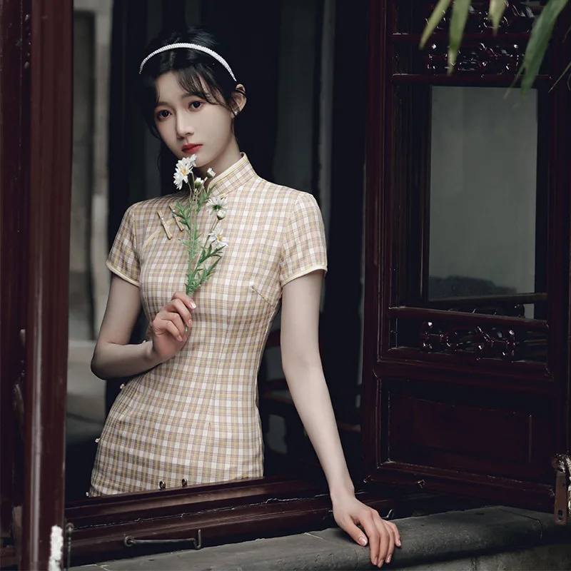 2021 Повседневная клетчатая одежда Qipao в традиционном китайском стиле, винтажный современный Улучшенный халат из хлопка и льна для женщин
2021 Повседневная клетчатая одежда Qipao в традиционном китайском стиле, винтажный современный Улучшенный халат из хлопка и льна для женщин