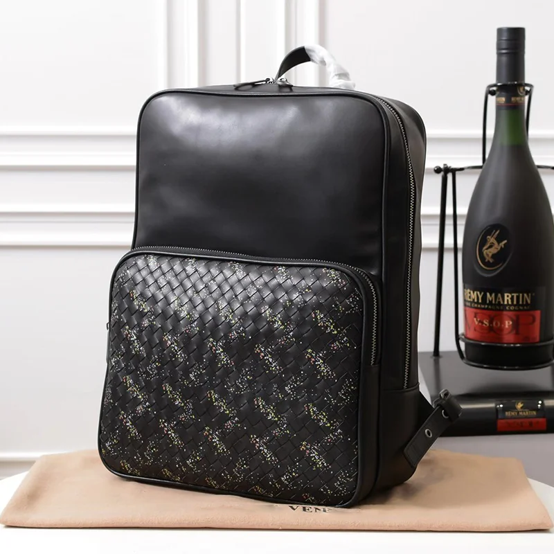 New High Quality Luxury Fashion Cowhide Genuine Leather Men Backpack Large Capacity Casual Travel Bag Handmade Knitting Backpack
New High Quality Luxury Fashion Cowhide Genuine Leather Men Backpack Large Capacity Casual Travel Bag Handmade Knitting Backpack