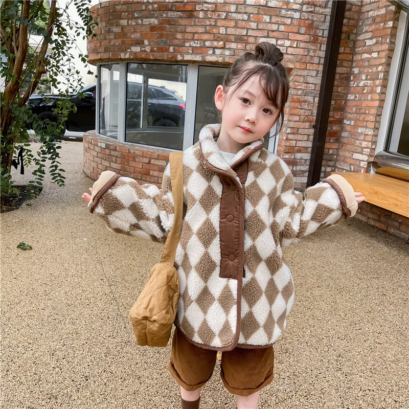 Winter girls temperament rhombic lamb wool coat corduroy placket loose warm coat jacket
Winter girls temperament rhombic lamb wool coat corduroy placket loose warm coat jacket
