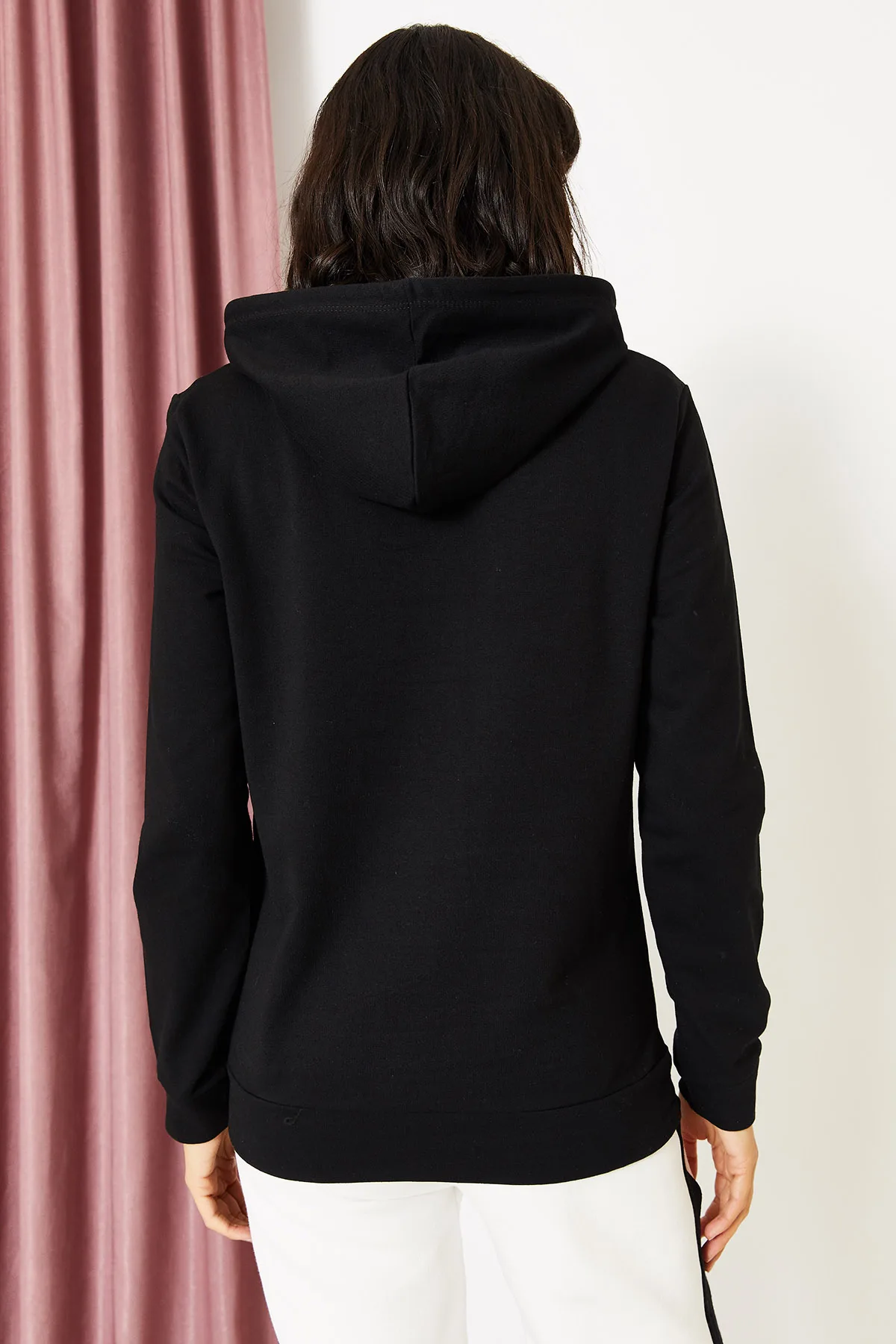 Women's Black Hooded Sweatshirt Cotton Round Neck Hooded Cotton Protecting From Cold Latest Fashion Quality Material
Women's Black Hooded Sweatshirt Cotton Round Neck Hooded Cotton Protecting From Cold Latest Fashion Quality Material