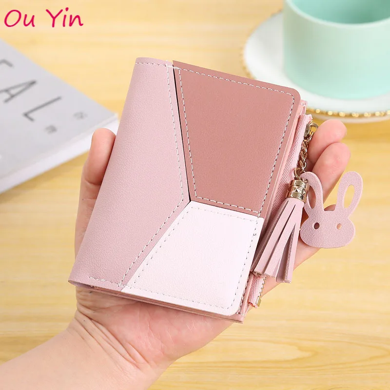 Новинка 2020, модный кошелек, короткий кошелек из искусственной кожи трех цветов, кошелек с кисточкой из кроличьей кожи, женский клатч
Новинка 2020, модный кошелек, короткий кошелек из искусственной кожи трех цветов, кошелек с кисточкой из кроличьей кожи, женский клатч