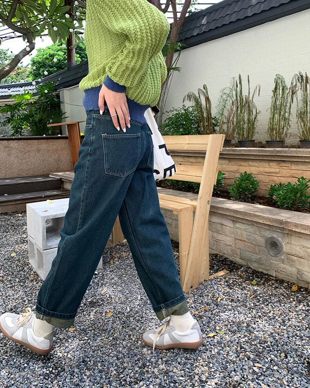 CMAZ 2021 Vintage High Waist Straight Pants for Women Streetwear Loose Female Denim Jeans Buttons Zipper Ladies trouser
CMAZ 2021 Vintage High Waist Straight Pants for Women Streetwear Loose Female Denim Jeans Buttons Zipper Ladies trouser