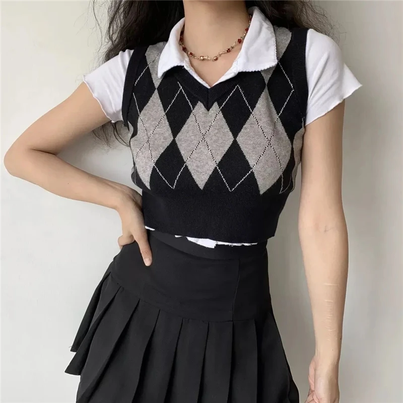 Argyle Sweater Vest Women Casual Black Sleeveless Plaid Knitted Y2K Crop Tops Preppy Style V-Neck Vintage Slim Sweater Female
Argyle Sweater Vest Women Casual Black Sleeveless Plaid Knitted Y2K Crop Tops Preppy Style V-Neck Vintage Slim Sweater Female