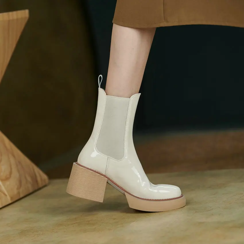 QUTAA 2022 Cow Leather Ankle Boots Square High Heel Slip on Women Shoes Winter Casual Round Toe Ladies Chelsea Boots Size 34-39
QUTAA 2022 Cow Leather Ankle Boots Square High Heel Slip on Women Shoes Winter Casual Round Toe Ladies Chelsea Boots Size 34-39