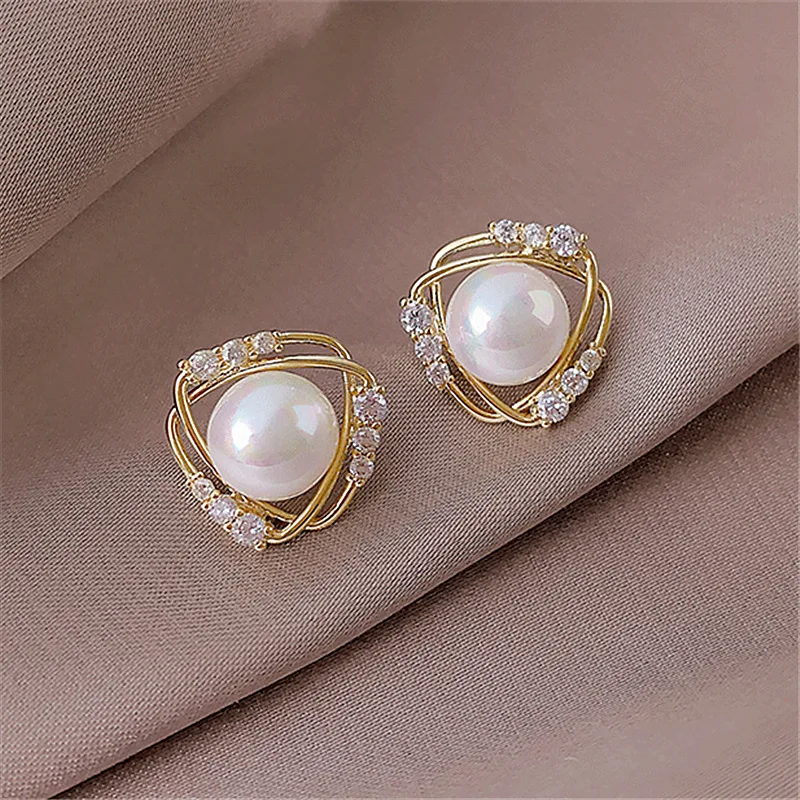 XIYANIKE Gold Color Rhinestone Pearl Stud Earrings Geometric Simple Alloy Earrings Brincos 2021 Female Fashion Party Jewelry
XIYANIKE Gold Color Rhinestone Pearl Stud Earrings Geometric Simple Alloy Earrings Brincos 2021 Female Fashion Party Jewelry