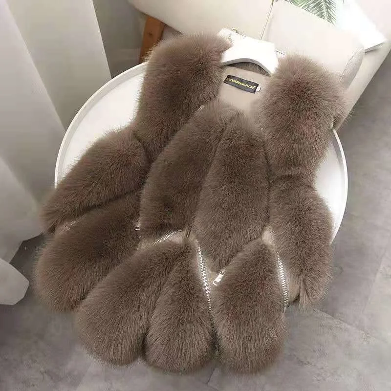 Autumn Winter New Imitation Fox Fur Grass Vest 2021 Womens Splicing Fashion Sleeveless Waistcoat Zippers Casaco Feminino Inverno
Autumn Winter New Imitation Fox Fur Grass Vest 2021 Womens Splicing Fashion Sleeveless Waistcoat Zippers Casaco Feminino Inverno