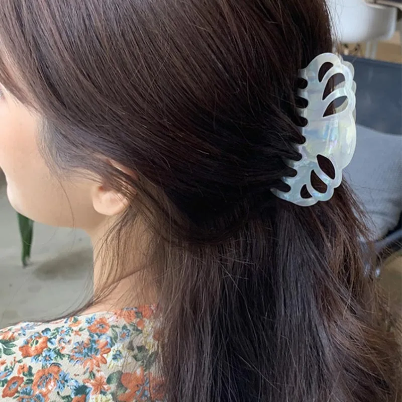 New Korean Women Acetate Hollow Hair Claws Clips 2021 Resin Colorful Hair Clamps Grips Ponytail Holder Accessories
New Korean Women Acetate Hollow Hair Claws Clips 2021 Resin Colorful Hair Clamps Grips Ponytail Holder Accessories