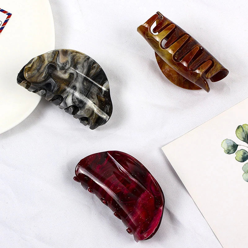 2020 Korean Acrylic Women Hair Claws Hair Crab Clamps Simple Fashion Female Hair Clips Retro Make up Hairdress Hair Styling Tool
2020 Korean Acrylic Women Hair Claws Hair Crab Clamps Simple Fashion Female Hair Clips Retro Make up Hairdress Hair Styling Tool