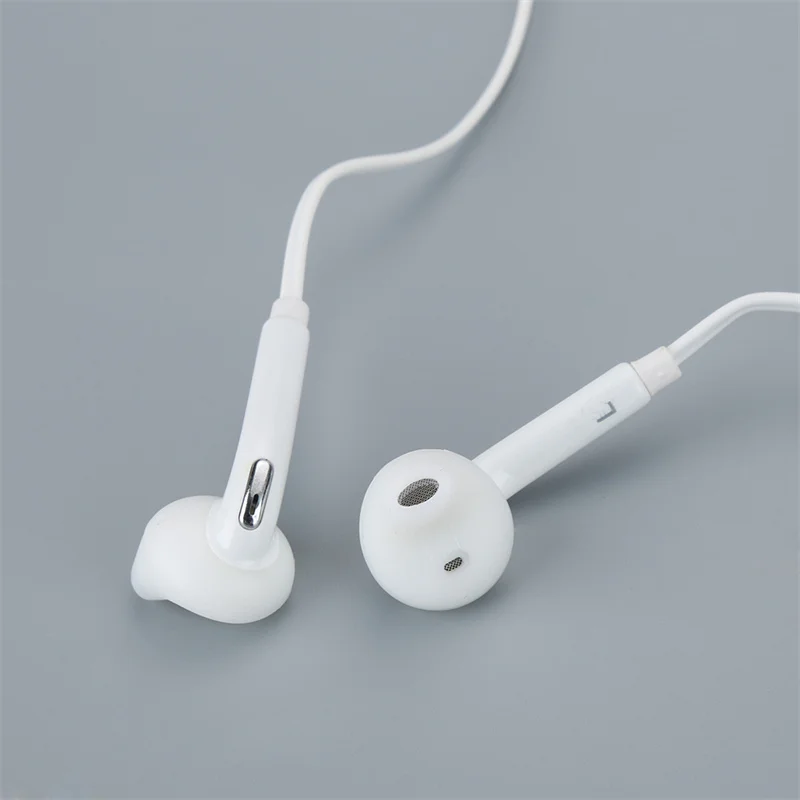 1Pc 3.5mm Wired Headphones With Microphone Music Sport Gaming Earphones Super Bass Stereo Earbuds Headsets For Samsung Galaxy S6
1Pc 3.5mm Wired Headphones With Microphone Music Sport Gaming Earphones Super Bass Stereo Earbuds Headsets For Samsung Galaxy S6