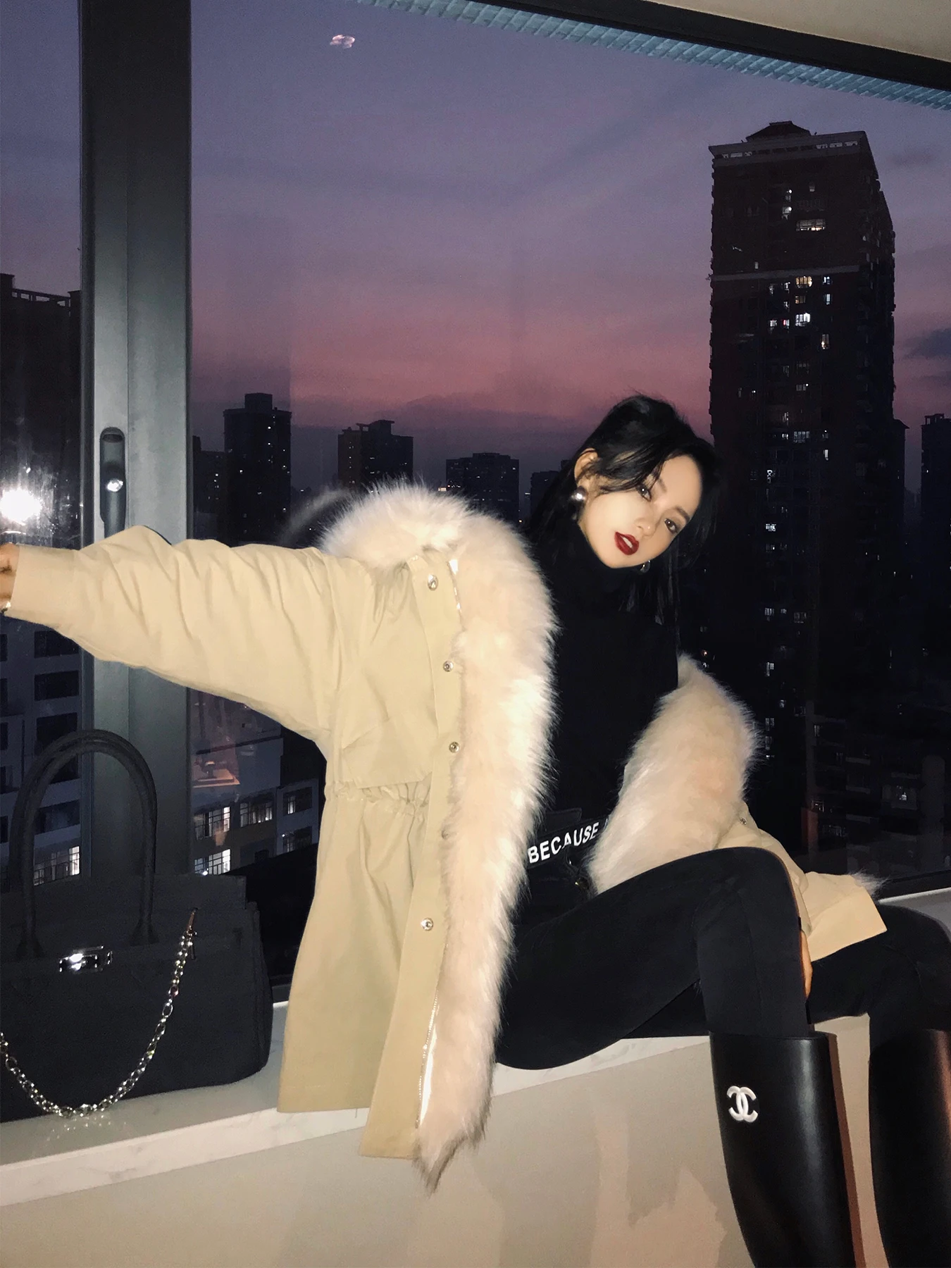 Pai overcomes female winter 2021 new loose and thickened hooded medium length rabbit hair cotton padded jacket
Pai overcomes female winter 2021 new loose and thickened hooded medium length rabbit hair cotton padded jacket
