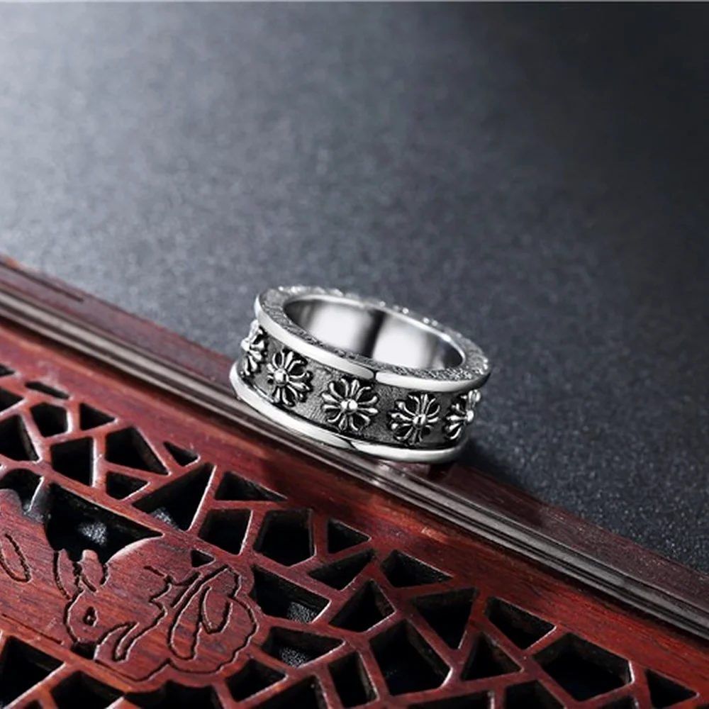 2021 new European and American personality ladies trendy fashion titanium steel ring retro style couple fashion ring
2021 new European and American personality ladies trendy fashion titanium steel ring retro style couple fashion ring