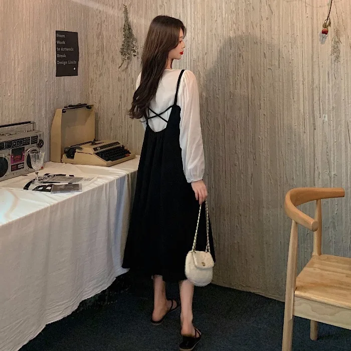 Autumn 2020 new net red waist show thin suspender dress solid color bottom coat two pieces of women's suit
Autumn 2020 new net red waist show thin suspender dress solid color bottom coat two pieces of women's suit